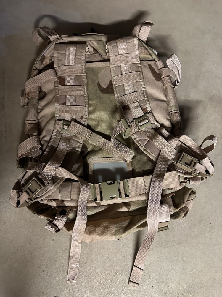USGI MOLLE II Main Pack DCU Desert Camouflage/Assault Pack W/Extras has DEFECT’s