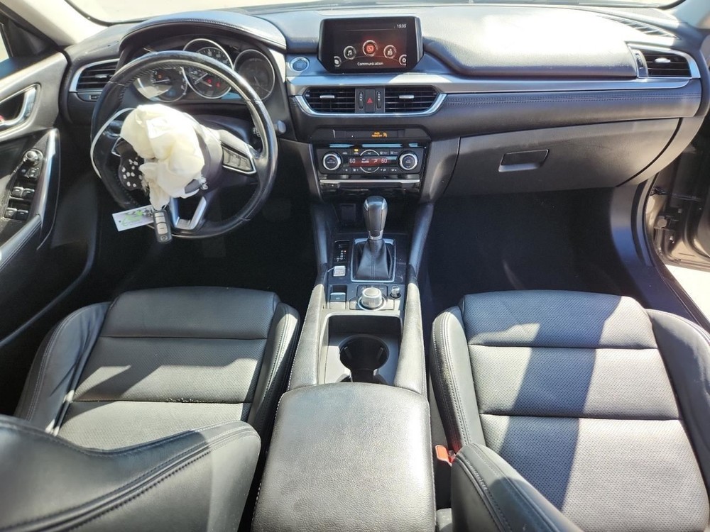 6 2017 Glove Box 4941200