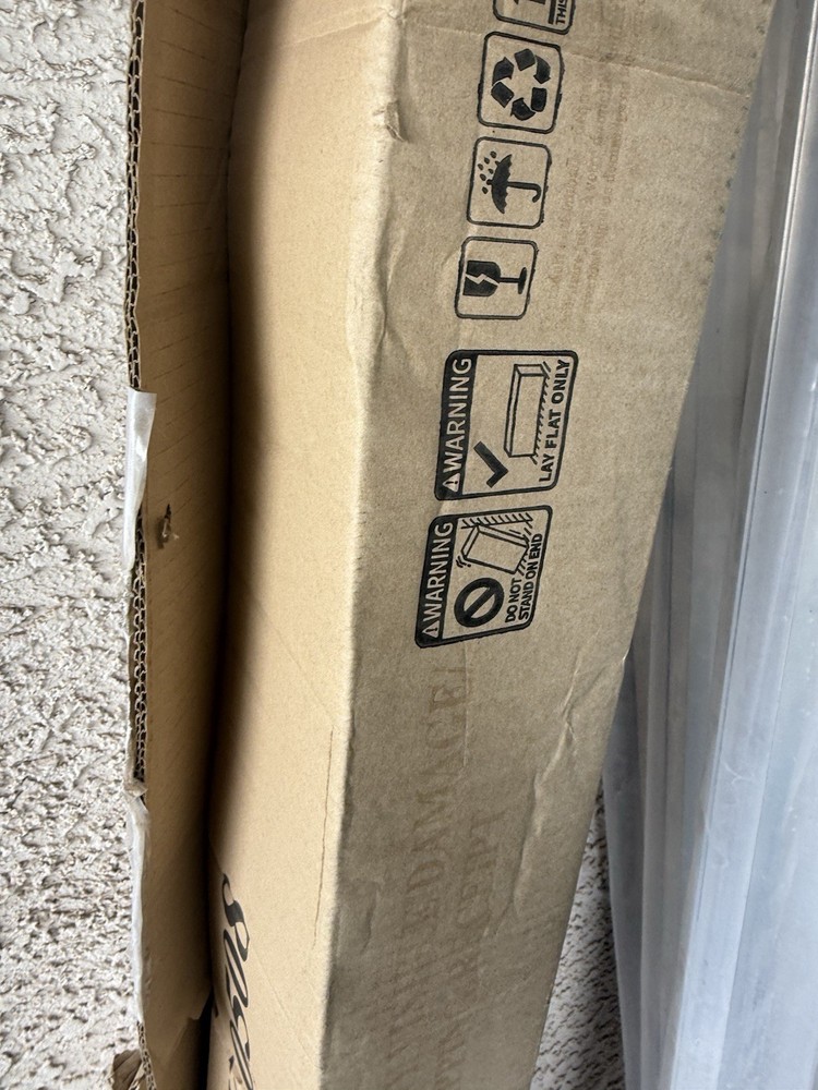 M80UWH Projection Screen