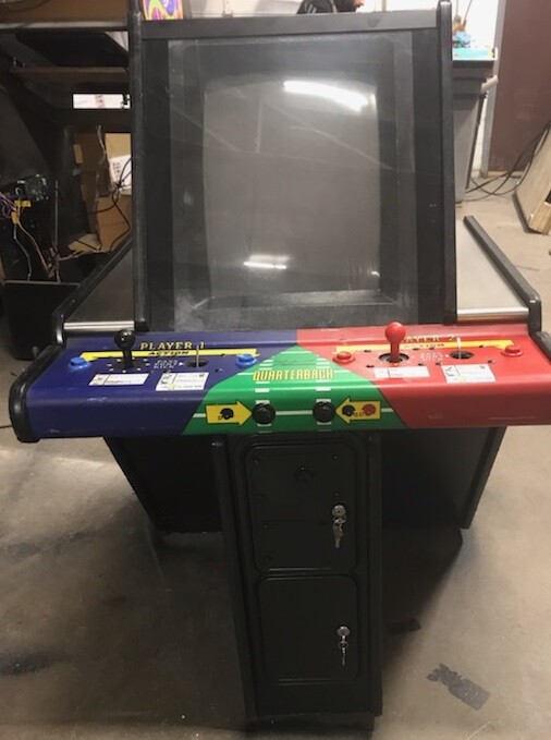 QUARTERBACK ARCADE MACHINE by LELAND 1987 (Excellent Condition) *RARE*