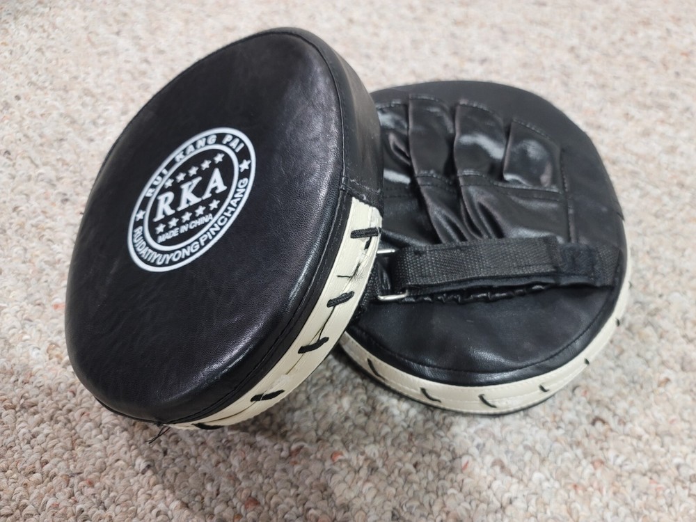 RKA Thai Boxing Hitting Pads, 2 (pair)