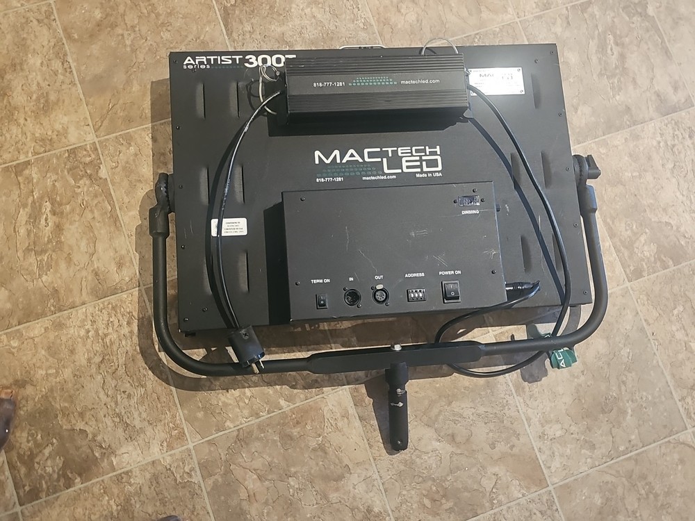 MacTech LED Artist Series 300T Bi-Color Studio Light Panel