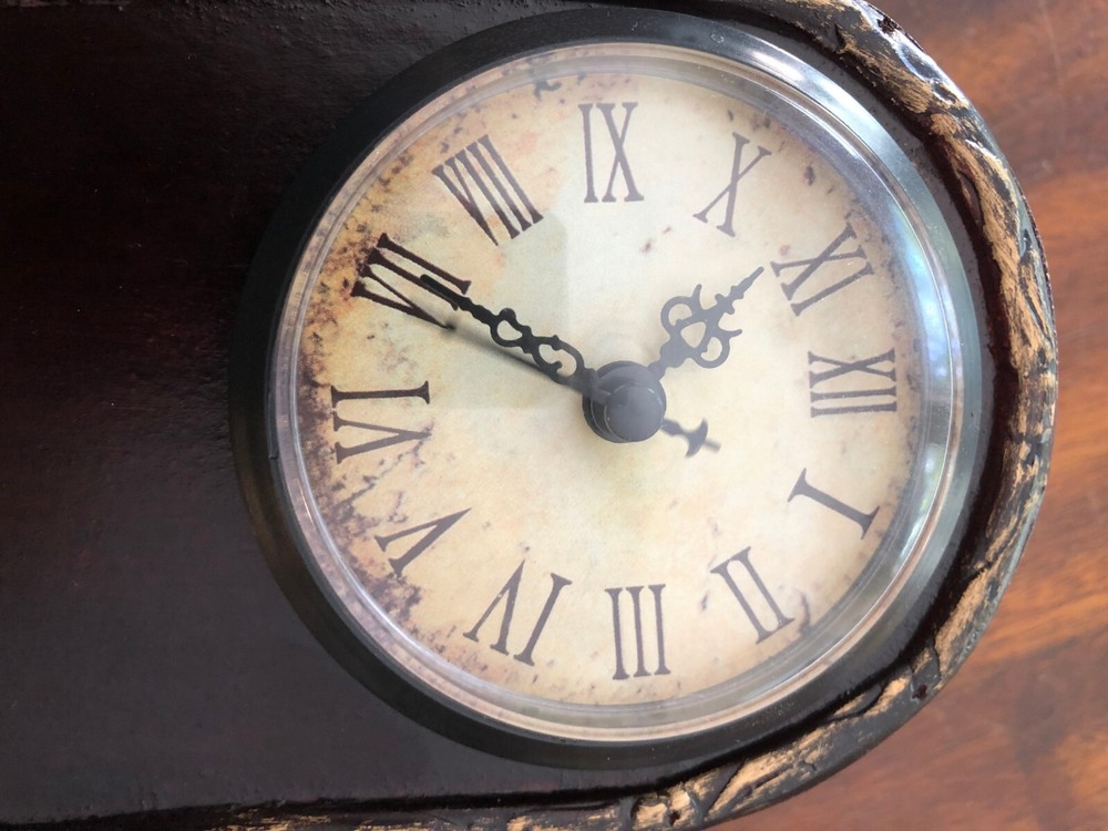 QUARTZ WOOD SHELF CLOCK
