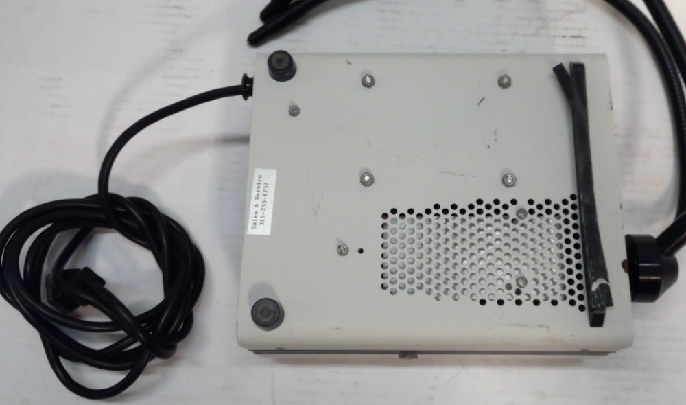V-LUX 1000 LIGHT SOURCE W/ 2 FIBER OPTIC LIGHTS