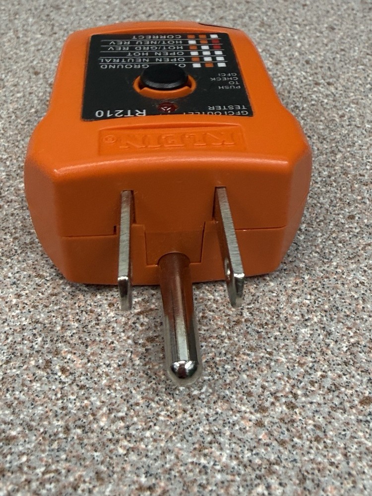 KLEIN TOOLS RT210 OUTLET RECEPTACLE TESTER