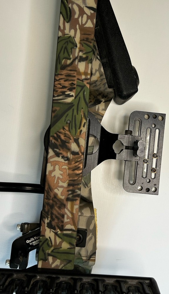 Preowned PSE Archery NOVA Compound Youth Bow Right Handed