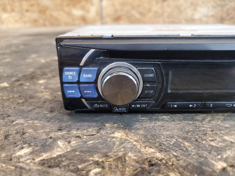 Alpine CDE-121 Radio Head Unit