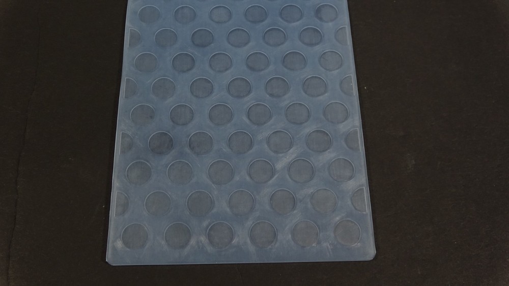 Lifestyle Crafts Quickutz Embossing Folder Small Circles