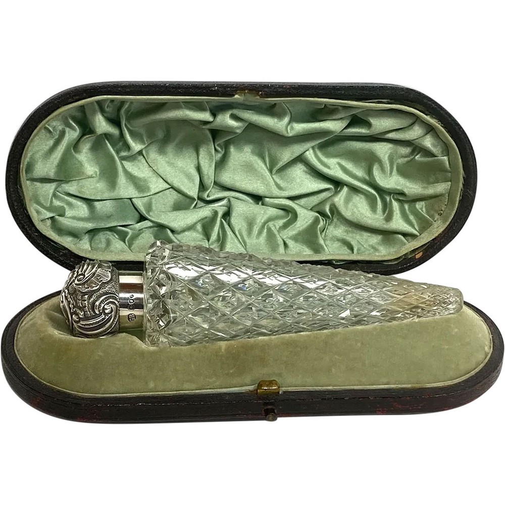 1890s English George Brace Sterling Silver and Cut Crystal Scent Flask with Case