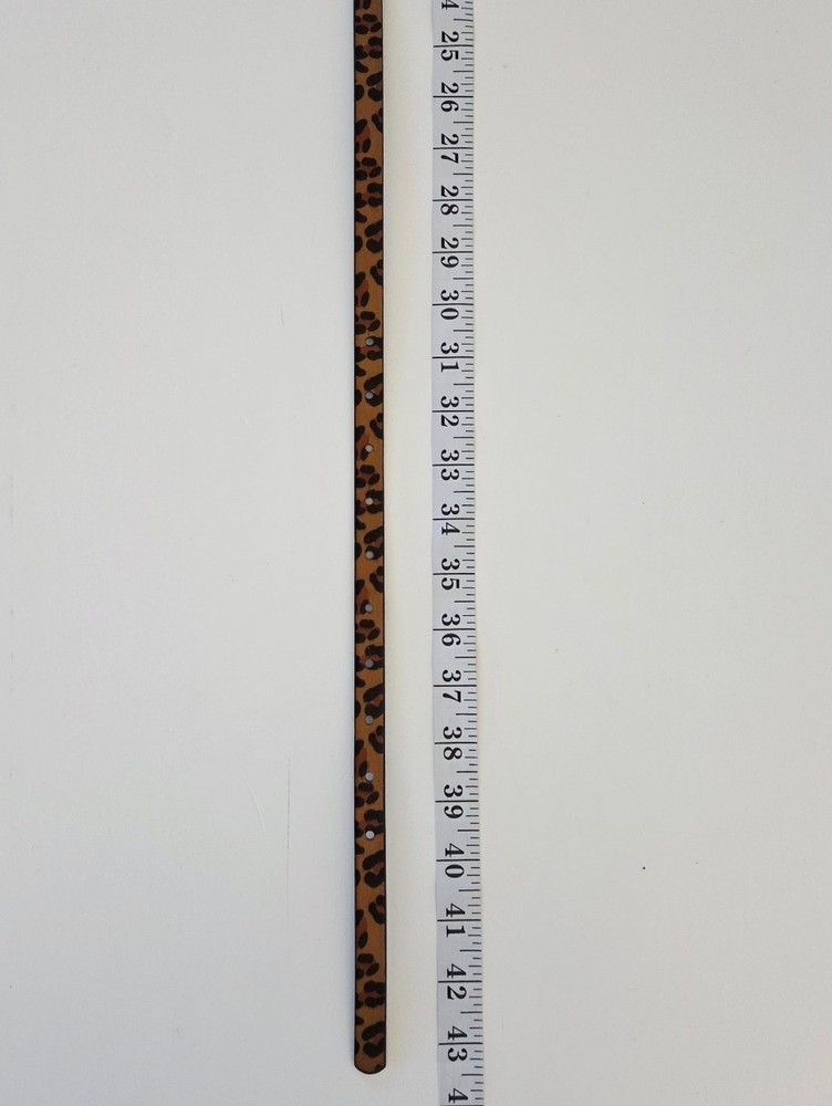 Thin leopard print belt with C gold buckle
