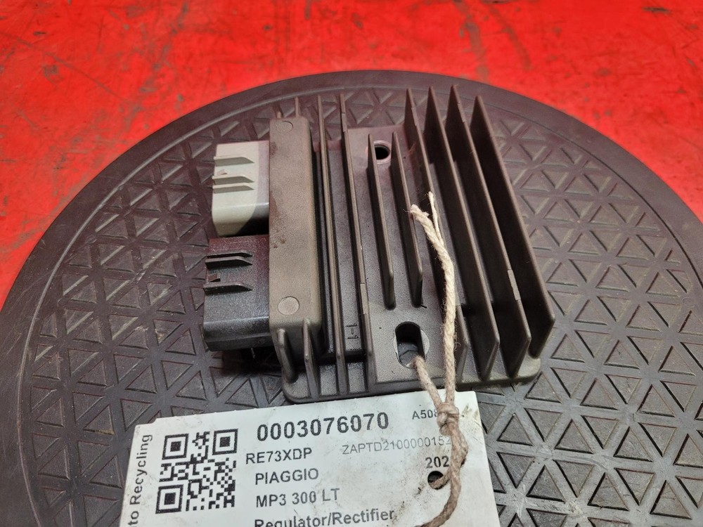 PIAGGIO MP3 300 REGULATOR RECTIFIER 2023