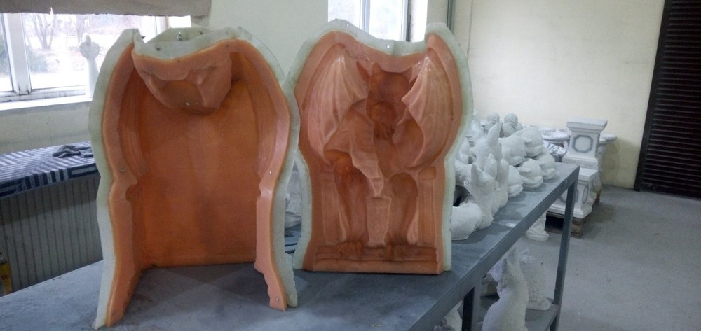 Polyurethane flexible mold with a plastic frame "Gorgul on the throne"