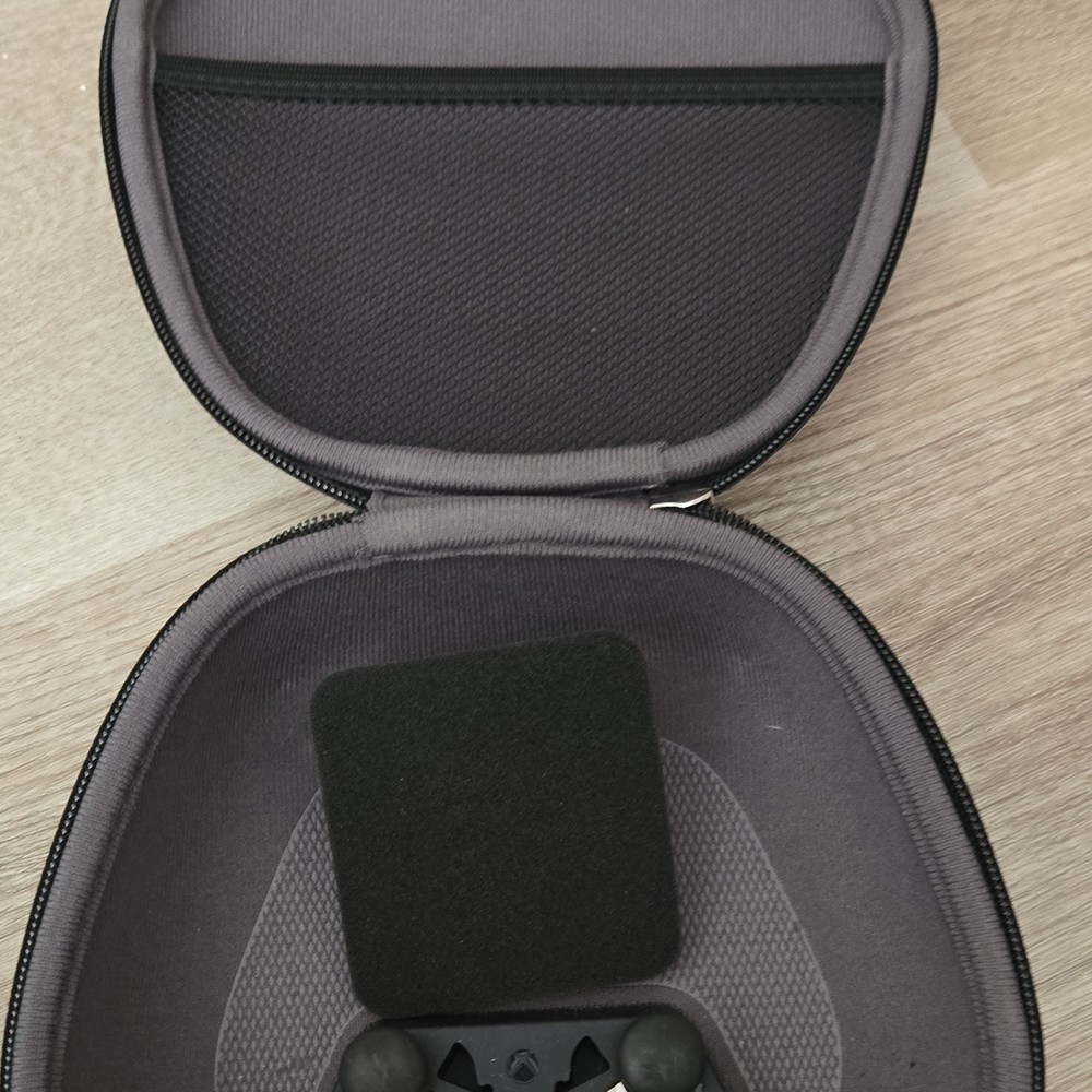 Microsoft Hard Shell Travel Case, pieces for Xbox One Elite Controller, Black