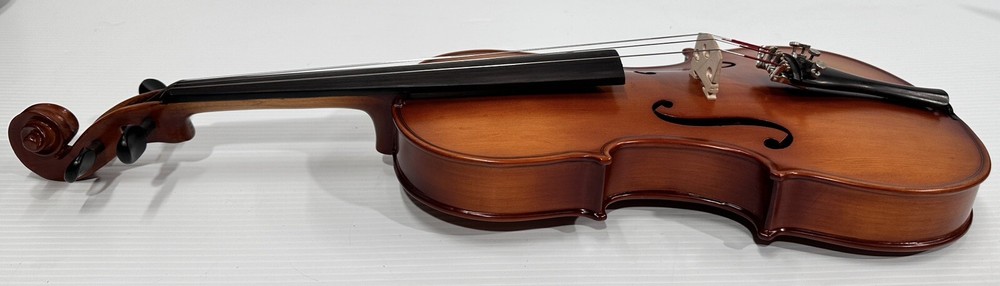 Kraemer 4/4 Violin Model KRV-021 with 2 Bows, Strap & Case
