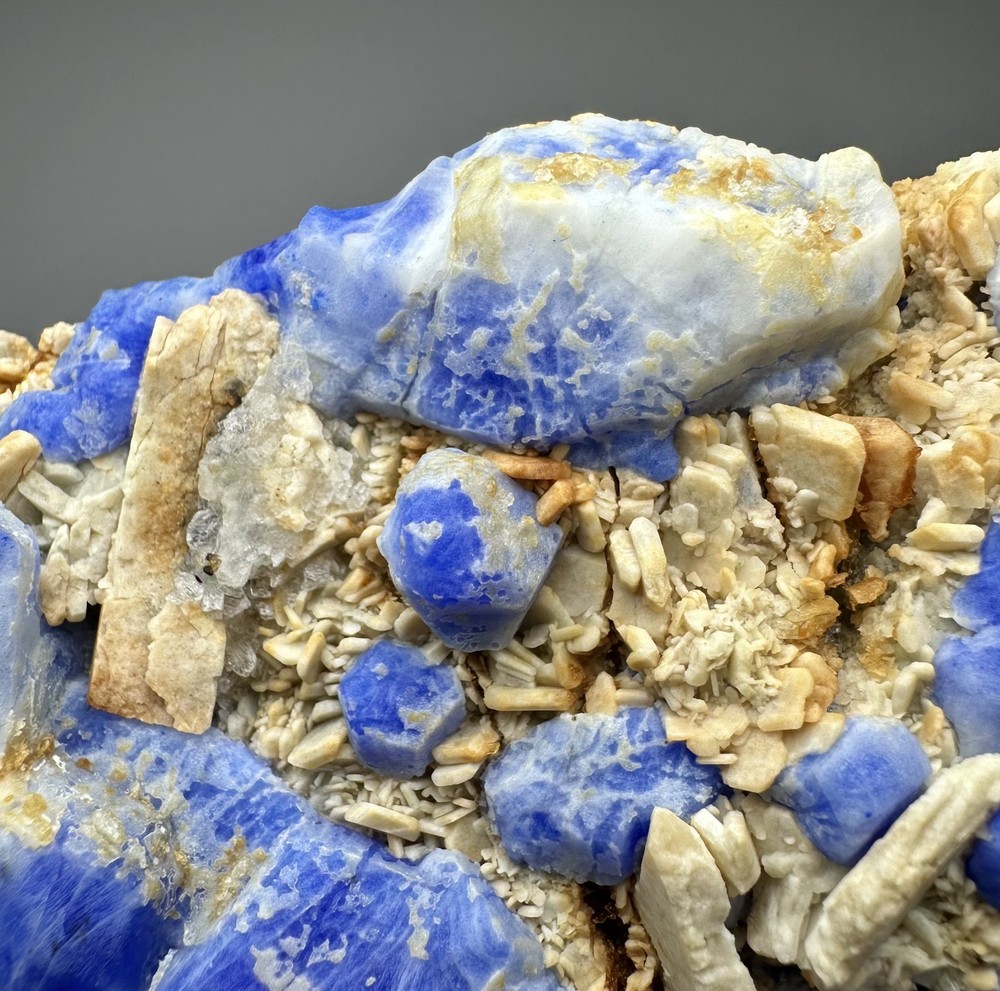695 Gr. Fluorescent Phosphorescent Blue Hackmanite Crystals Cluster, Forsterite