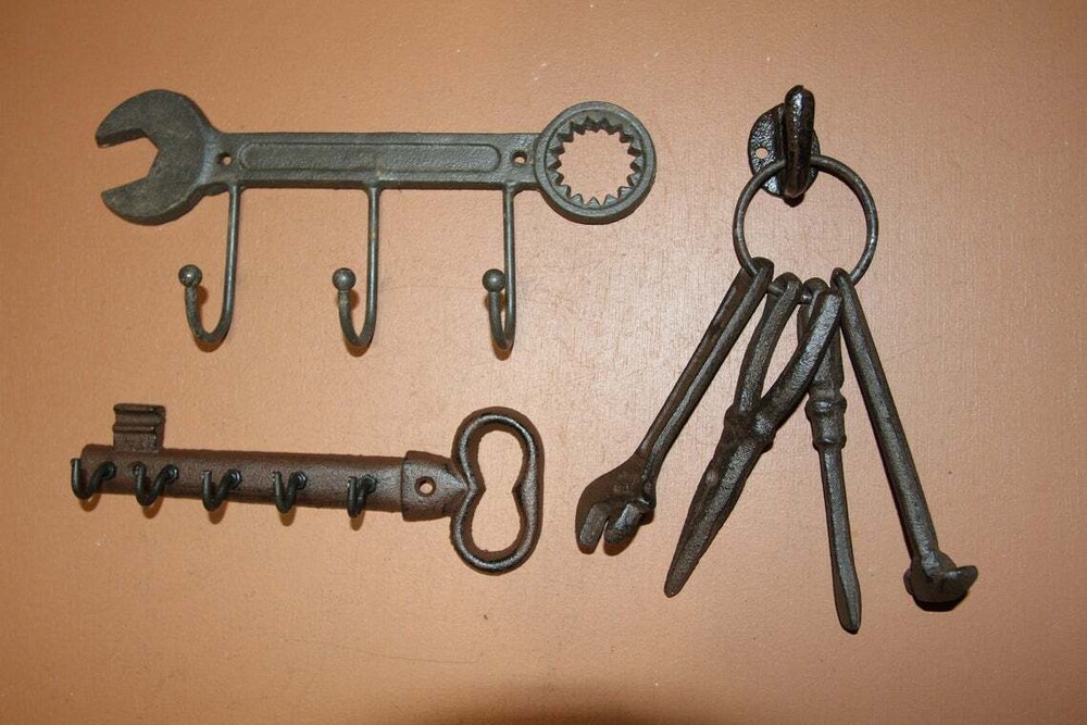 Toolmans Special Vintage Style Tools Decor, Cast Iron Wall Hooks - 4 pcs