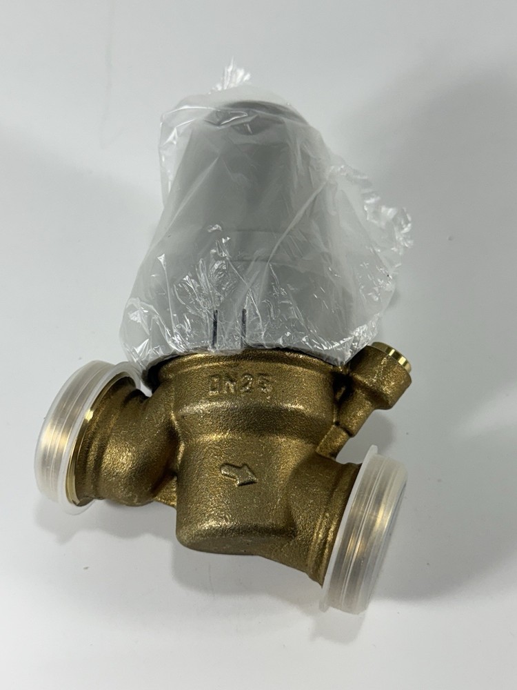 Caleffi PresCal 1" Pre-Adjustable Pressure Reducing Valves with Gauge NA535861HA