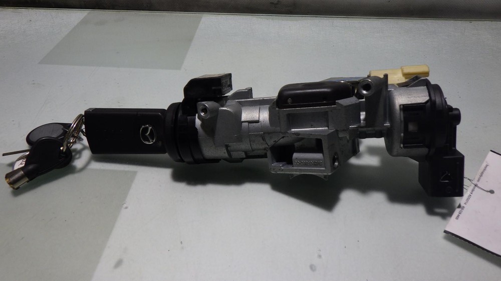 13 MAZDA 3 Ignition W/Key