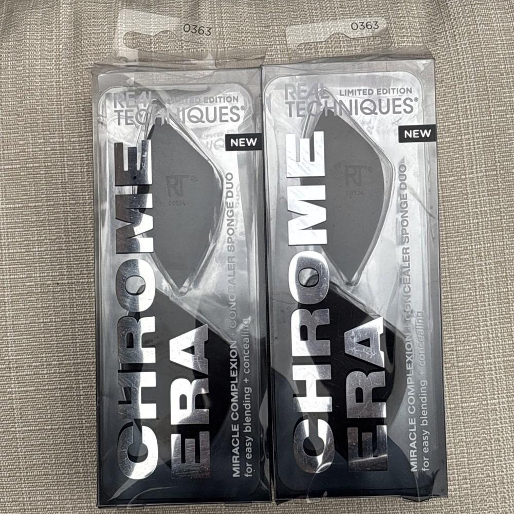 Set Of 2 Real Techniques Chrome Era, Miracle, Complexion, Sponge, Duo ￼