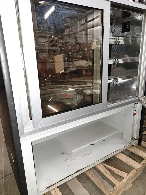 Royal Mdl. RS04LG-CD Curved Glass Bakery Display Case