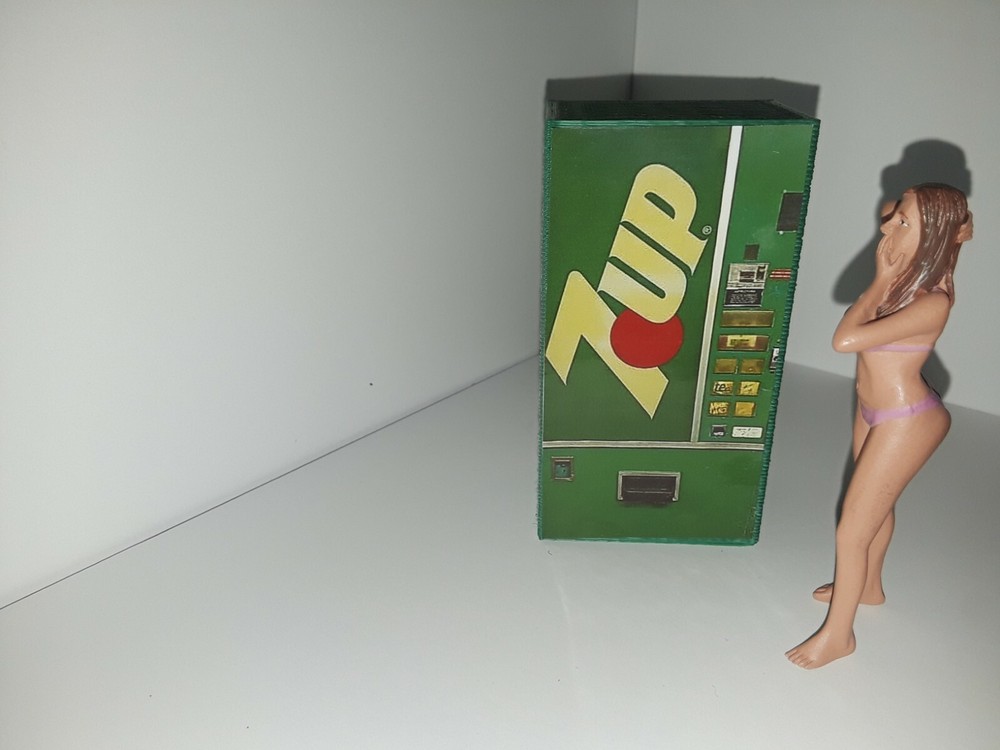 7-UP  Pop Machine 1:24 & 1:25 Scale Diorama Accessory Items