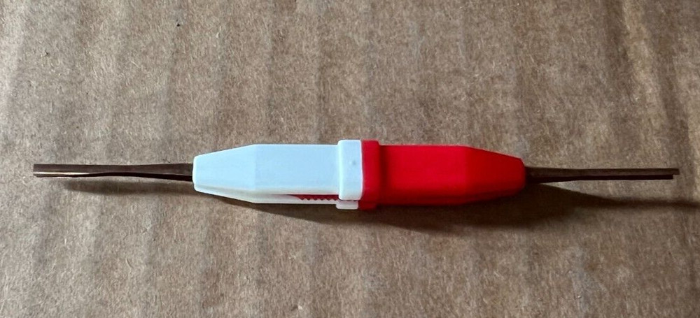 AMP/TYCO 91067-2 Insertion / Extraction Tool - Red/White Solid Plastic Body New