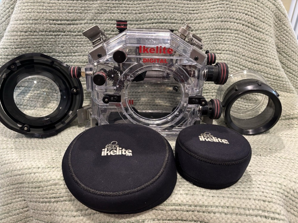 Ikelite Digital Underwater Camera Housing Waterproof Case Water Resistant