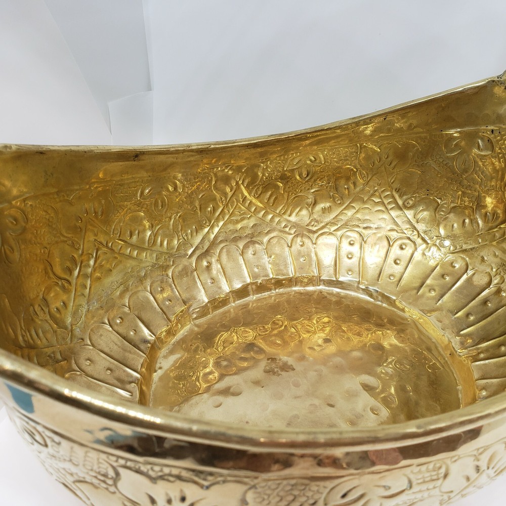 Large Repousse Solid Brass Basket Decorative Stationary Handle India Hammered