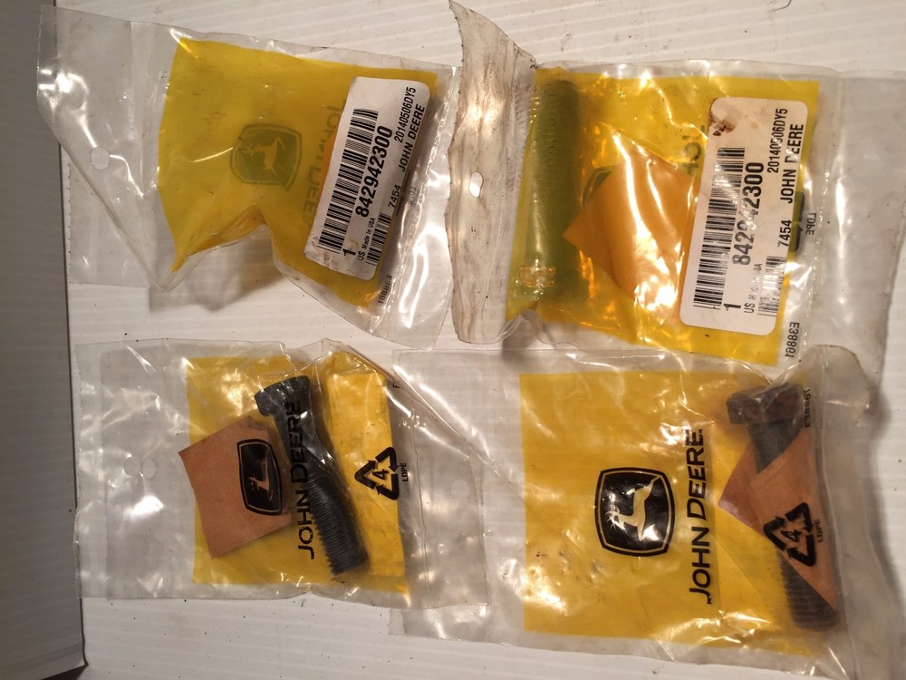 842942300 John Deere BOLT - HITACHI