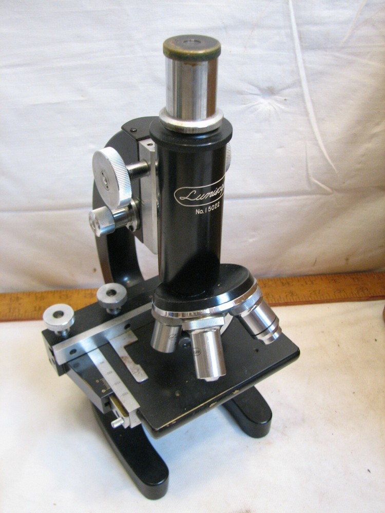 Vintage Lumiscope Optical Microscope/Case Oil 100X Objective Compound Stage Box