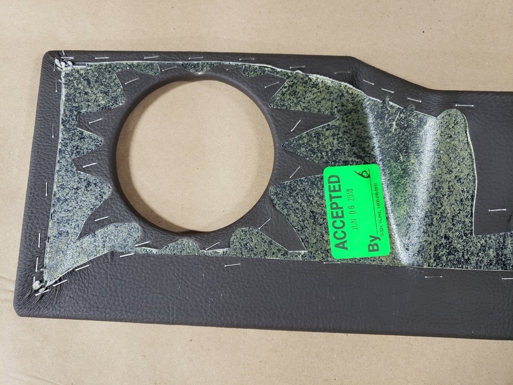 SEA RAY 350 SLX (2016-2019) DASH PANEL / DRINK HOLDER