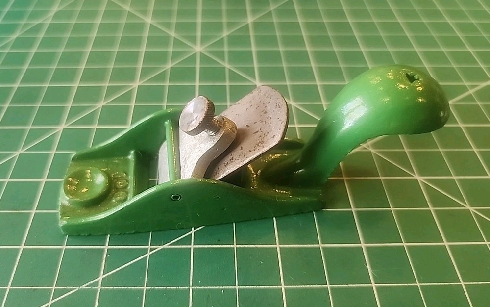 VINTAGE KUNZ SQUIRREL TAIL PLANE # 100 NOS - gwT2