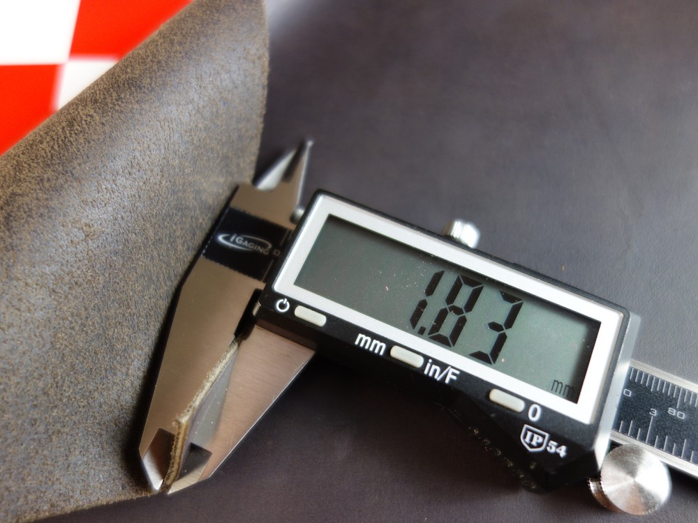 AUTHENTIC HORWEEN CHROMEPACK 4 Oz. LEATHER HIDE 26x24" NAT. QUALITY