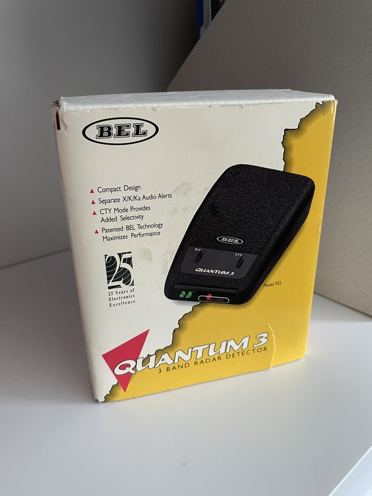BEL QUANTUM 3 Band Radar Detector Model 922 Complete With Box!