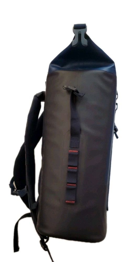Moosejaw 24 Can Midnight Blue Chilladilla Backpack Cooler