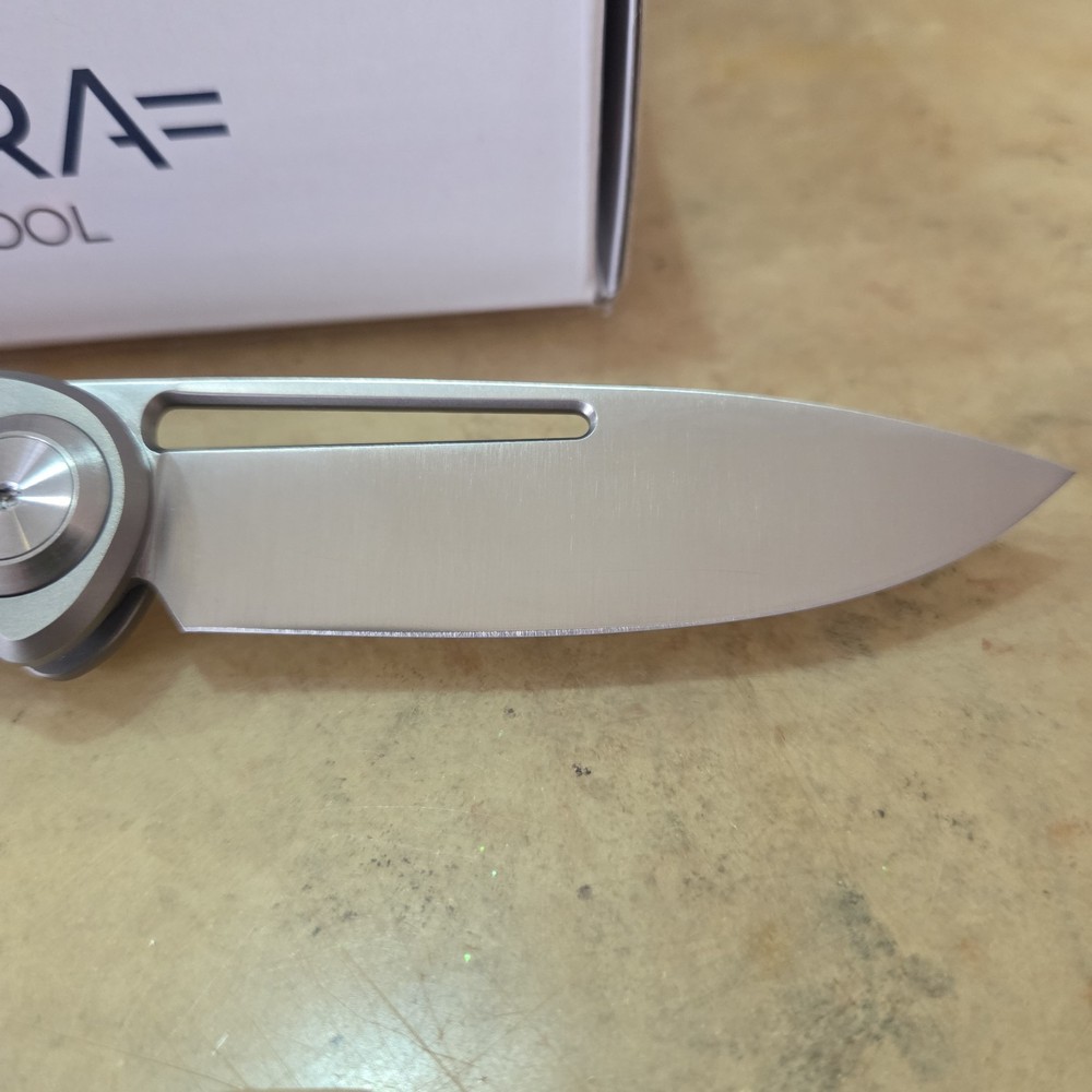 Aurora Knife and Tool Hivemind