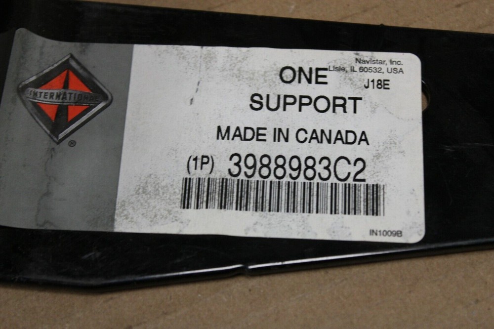 New International Top Step Support Bracket Part# 3988983C2