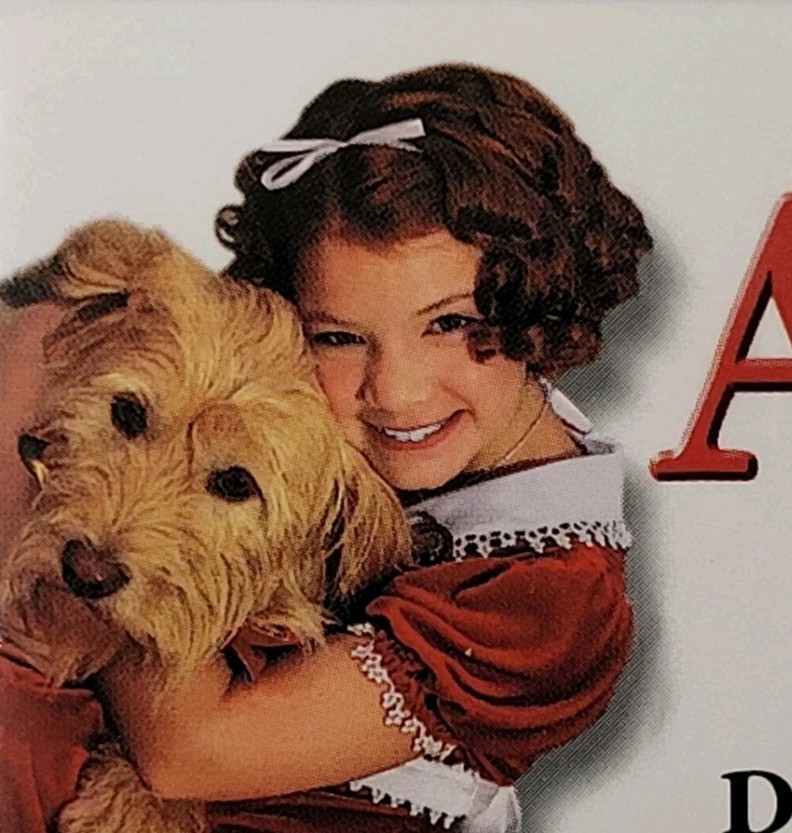 Disney's ANNIE, Pinback Button, vintage 1990s