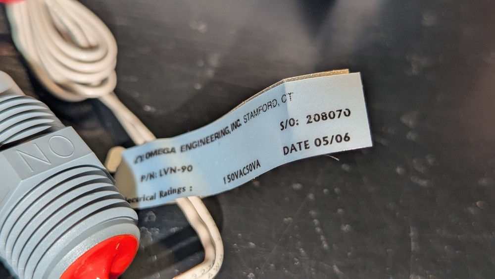 (1) Omega LVN-90 Liquid Level Switch NIB