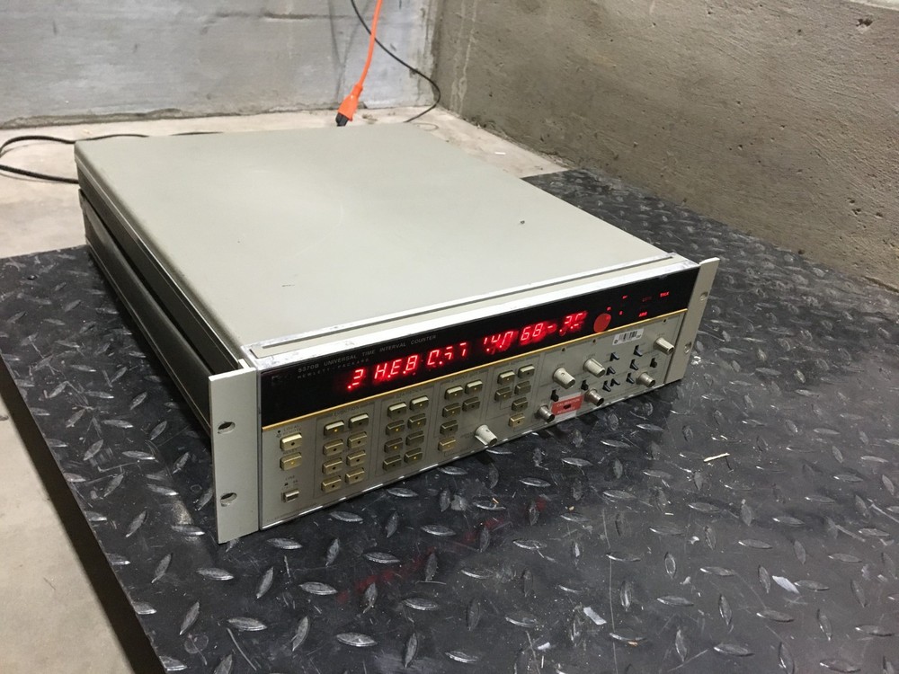 HP 5370B Precision Time-Interval Universal Counter POWERS ON *UNTESTED*