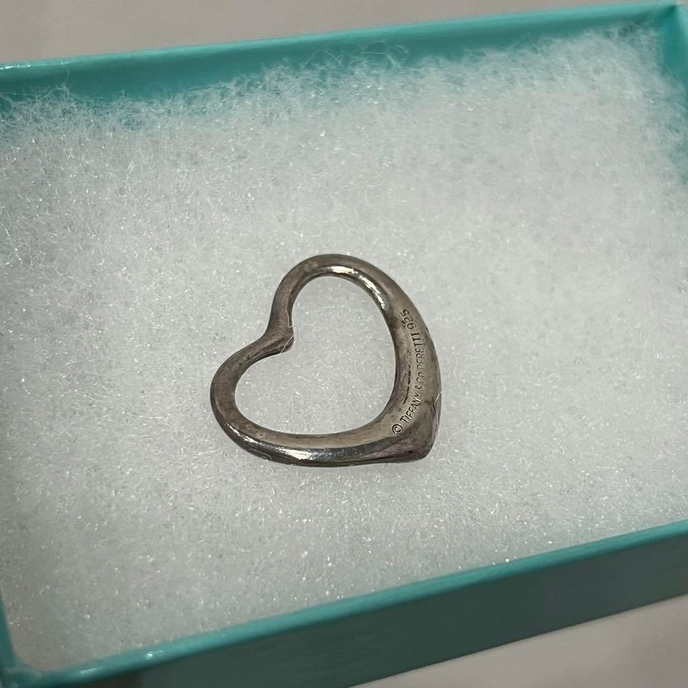 Excellent condition Tiffany & Co. Open Heart Pendant, Medium, Silver