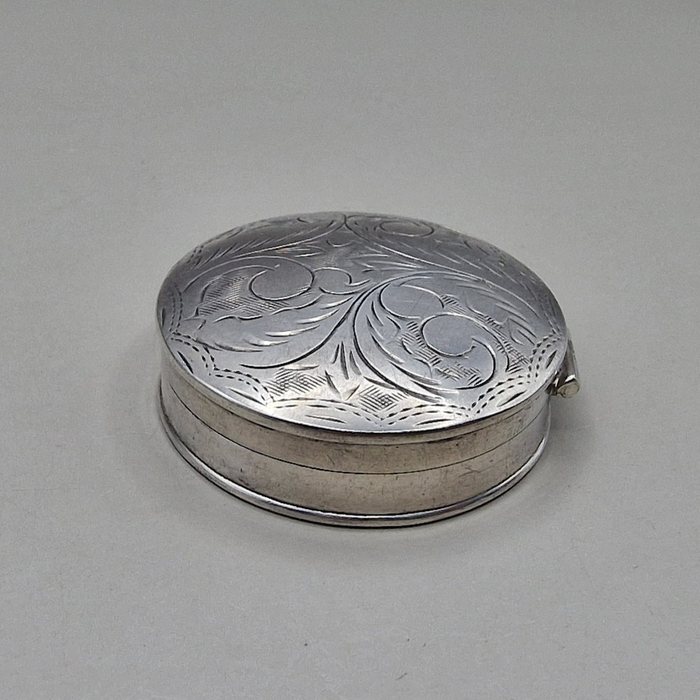 Superb Solid Silver Snuff/Pill Box by Mark Houghton Ltd London 1994