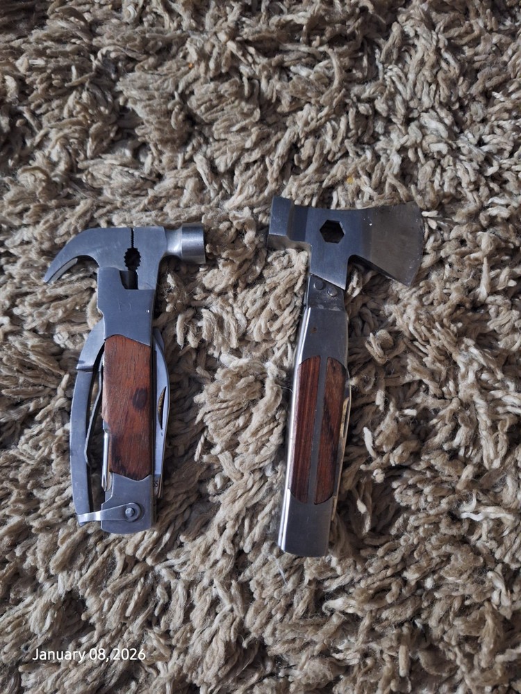 set of mossy oak multitools