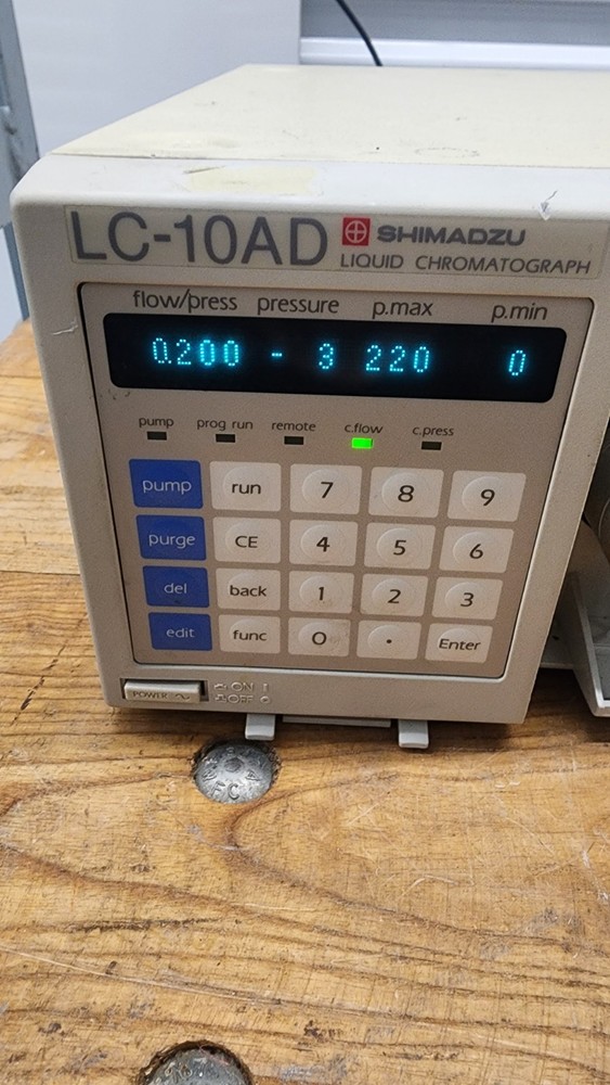 Shimadzu LC-10AD Liquid Chromatograph