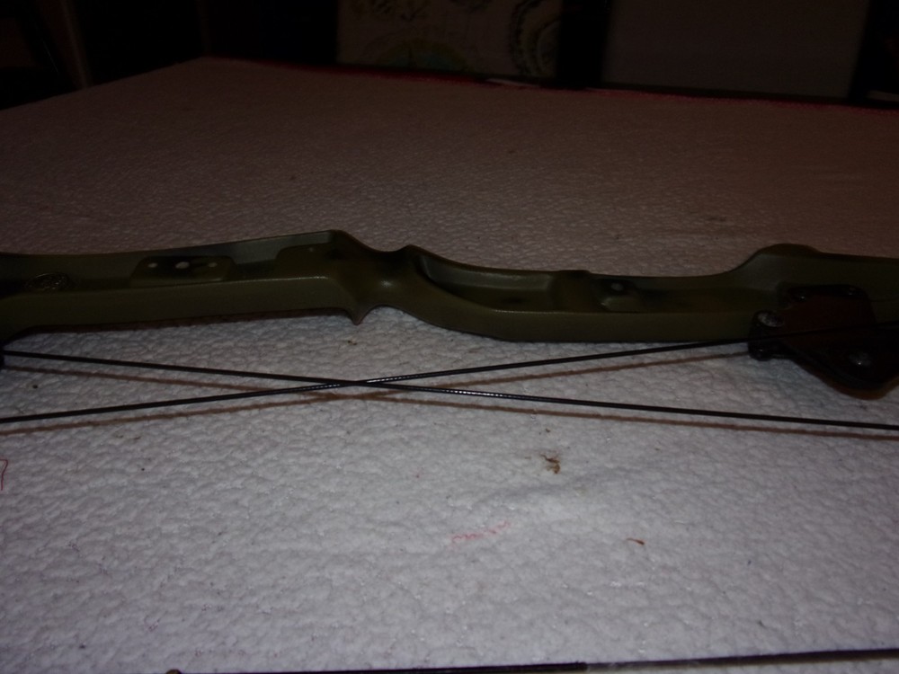 Bear Whitetail Hunter Green Camo Compound Bow