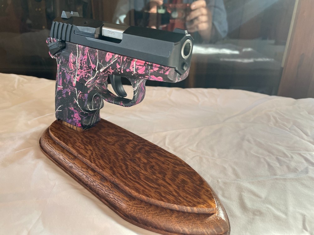 Handgun rack hand made for 1 Sccy 9mm