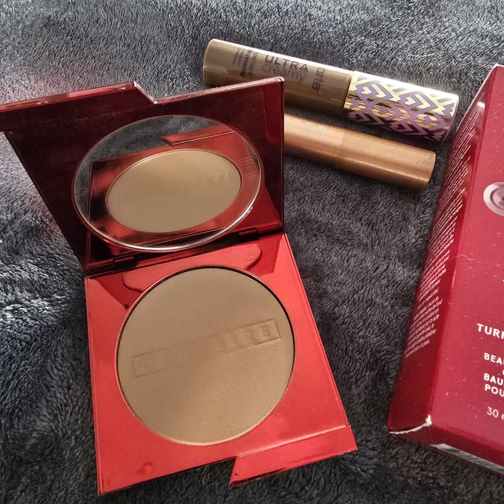 Makeup Bundle - ONE SIZE, TARTE, LIVE TINTED - Med/dark Shade