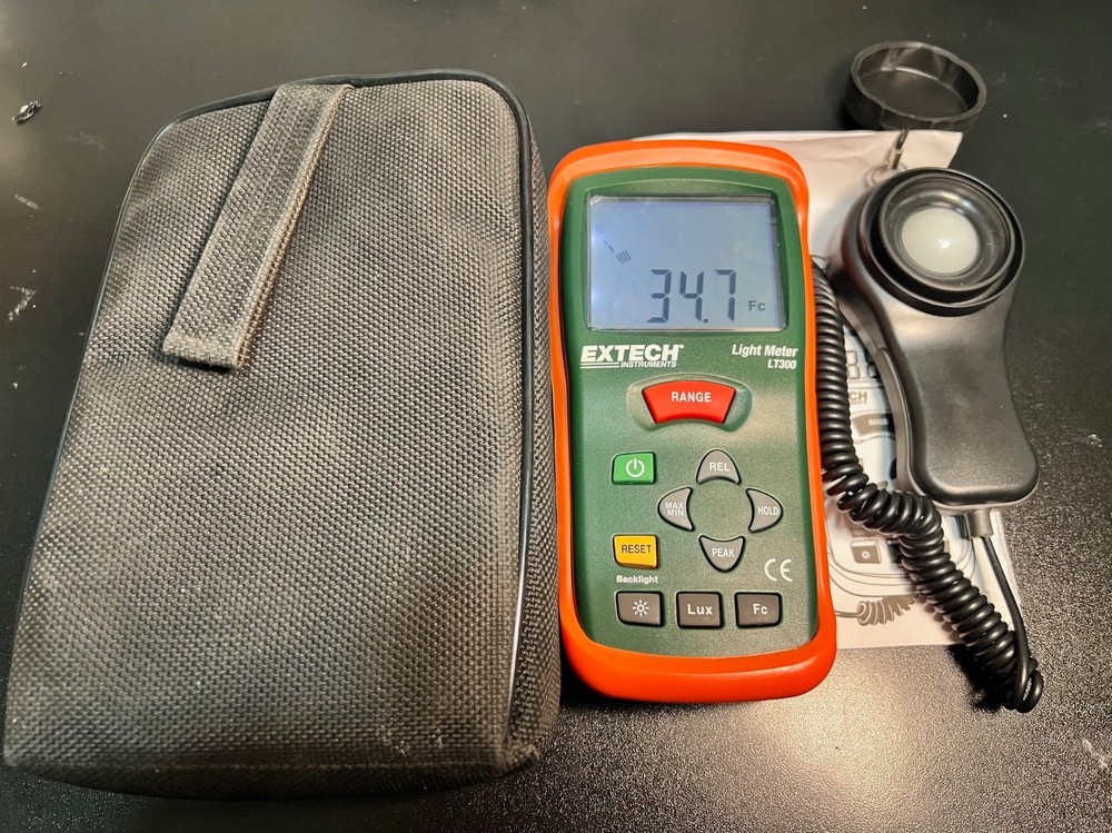 EXTECH LT300 DIGITAL LIGHT METER
