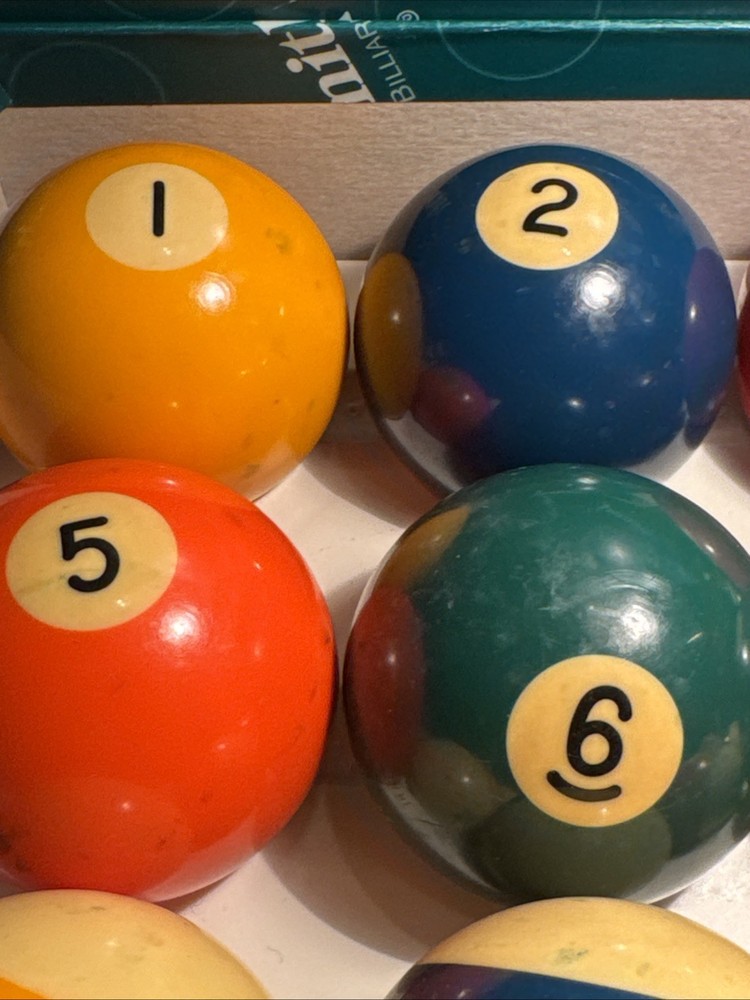 ARAMITH BILLIARD POOL TABLE BALL SET