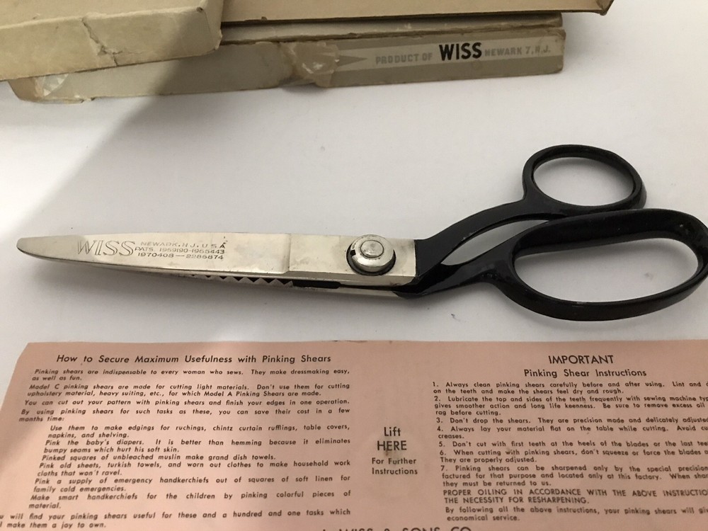 Vintage Wiss Pinking Shears Model C with box
